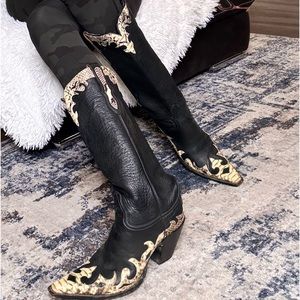 RARE “Old Gringo” Black With Snake Skin Leather 17” Boots